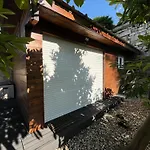 Luxe + Jardin Et Terrasse بيت للعطل