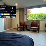 Luxe + Jardin Et Terrasse Semesterbostad Pontoise