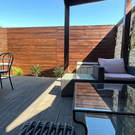 Holiday home Luxe + Jardin Et Terrasse Pontoise