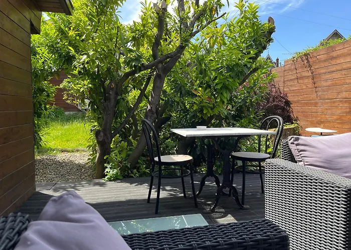 Luxe + Jardin Et Terrasse 뽕뚜와스